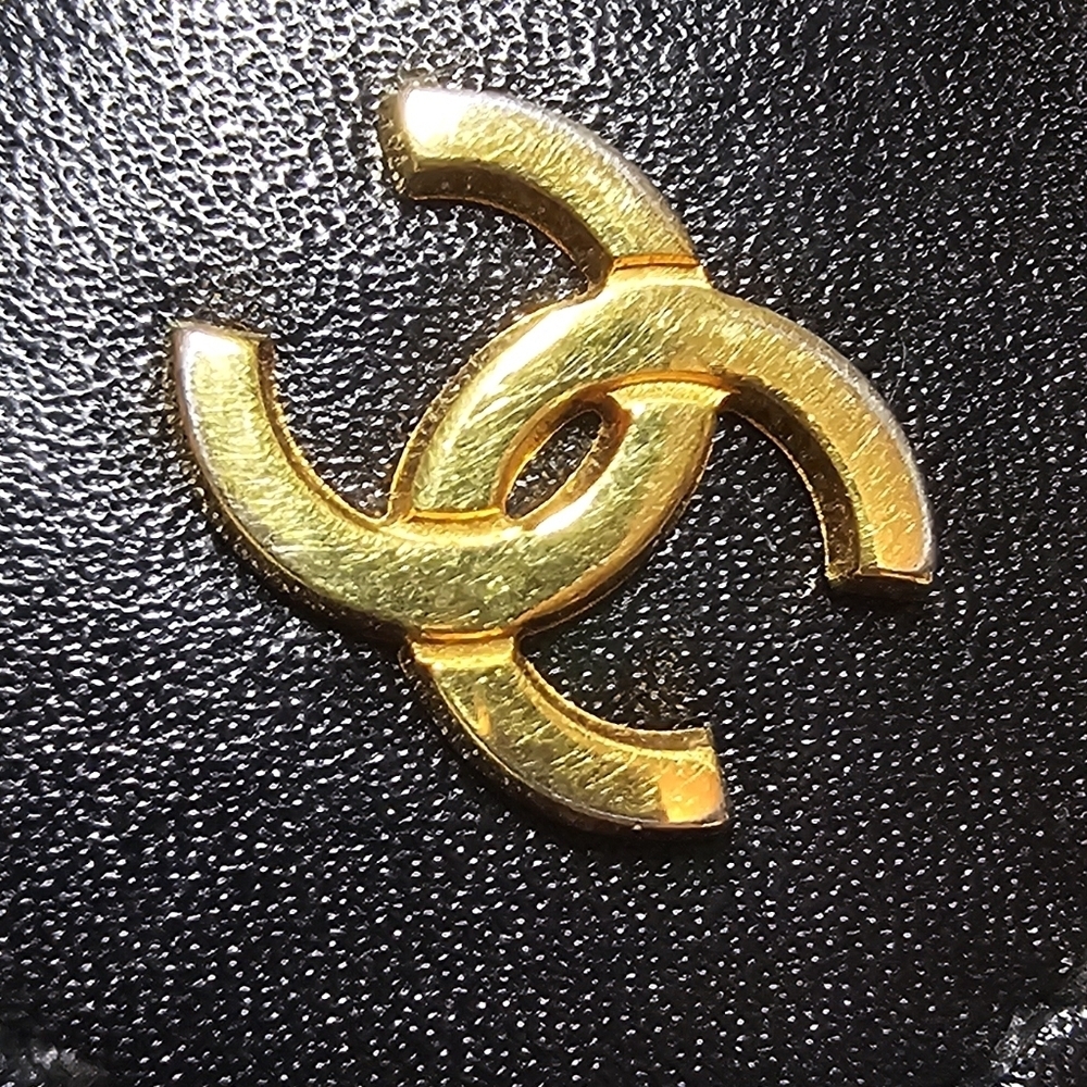 Vintage CHANEL CC Vanity Bag - Picture 4 of 16